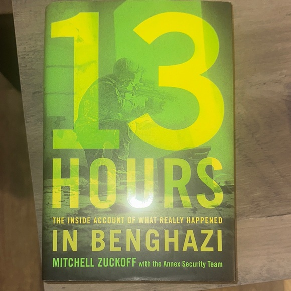 13 Hours Book by Mitchell Zuckoff - Picture 1 of 1